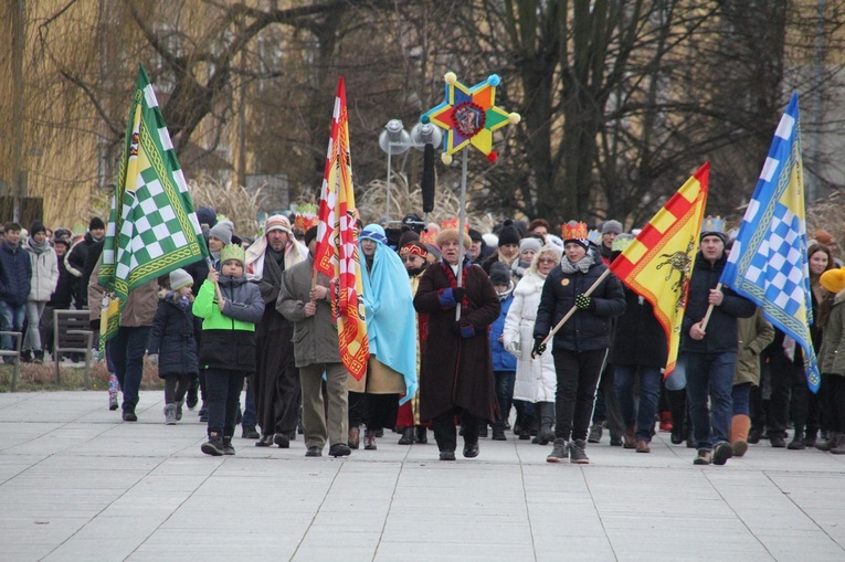 Orszak w Nowej Dębie