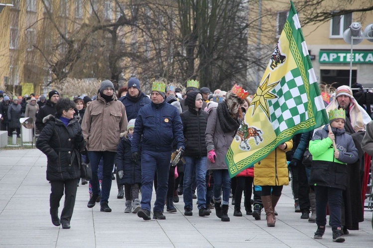 Orszak w Nowej Dębie