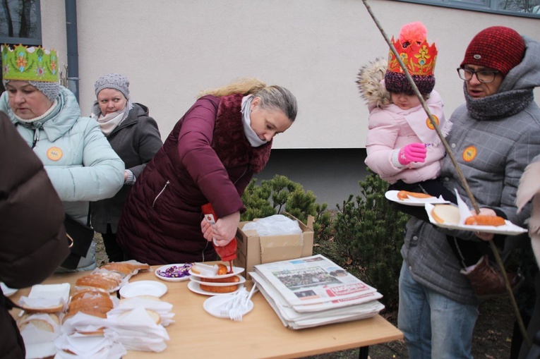 Orszak w Nowej Dębie