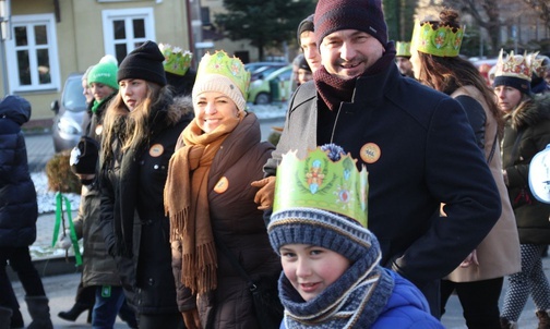 Uśmiechnięci mieszkańcy Jaworza tłumnie przybyli na swój Orszak Trzech Króli!