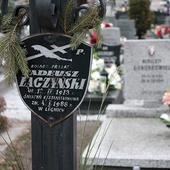 ▲	Nagrobek ks. Tadeusza na legnickim cmentarzu komunalnym.