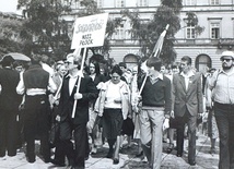 ▼	W ostatnim pożegnaniu nie mogło zabraknąć przedstawicieli płockiej Solidarności.