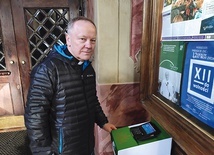 Proboszcz parafii archikatedralnej ks. Adam Lewandowski bardzo się cieszy z urządzenia.