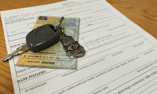 Katowice. Kolejki w wydziale komunikacji. Kierowcy boją się kar za brak rejestracji pojazdu