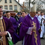 Starczów pożegnał ks. Wojciecha Jasińskiego, proboszcza.