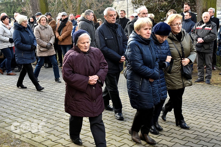 Starczów pożegnał ks. Wojciecha Jasińskiego, proboszcza.