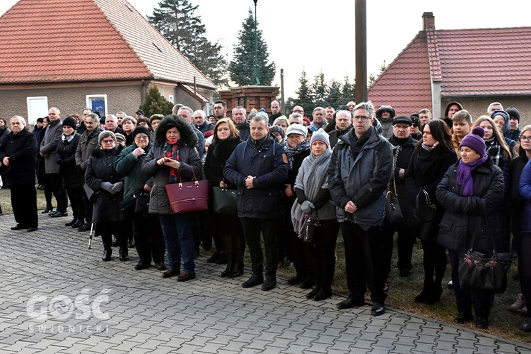 Starczów pożegnał ks. Wojciecha Jasińskiego, proboszcza.