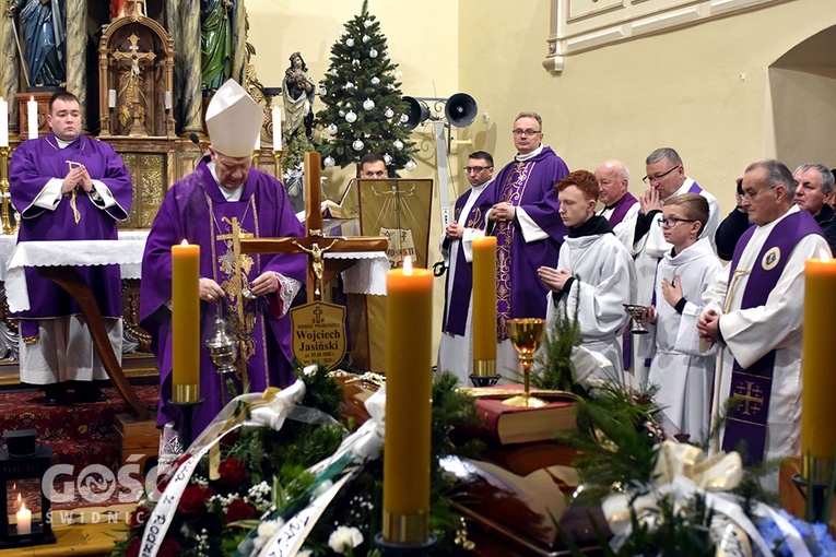 Starczów pożegnał ks. Wojciecha Jasińskiego, proboszcza.