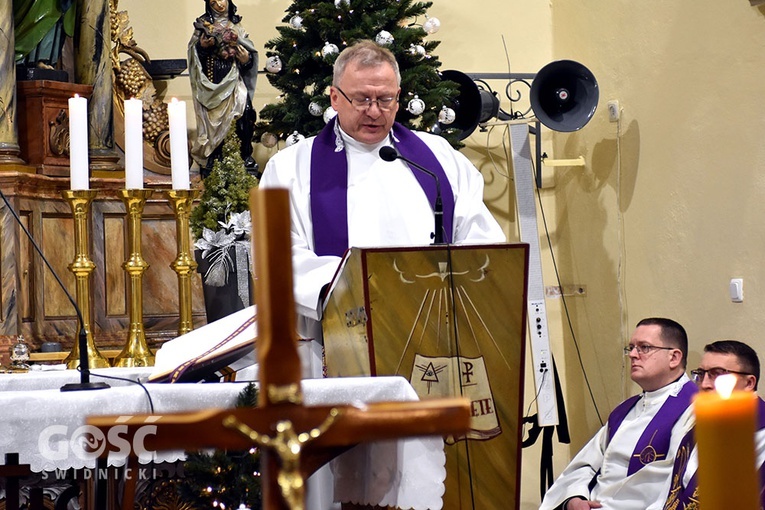 Starczów pożegnał ks. Wojciecha Jasińskiego, proboszcza.