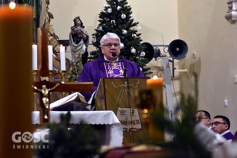 Starczów pożegnał ks. Wojciecha Jasińskiego, proboszcza.