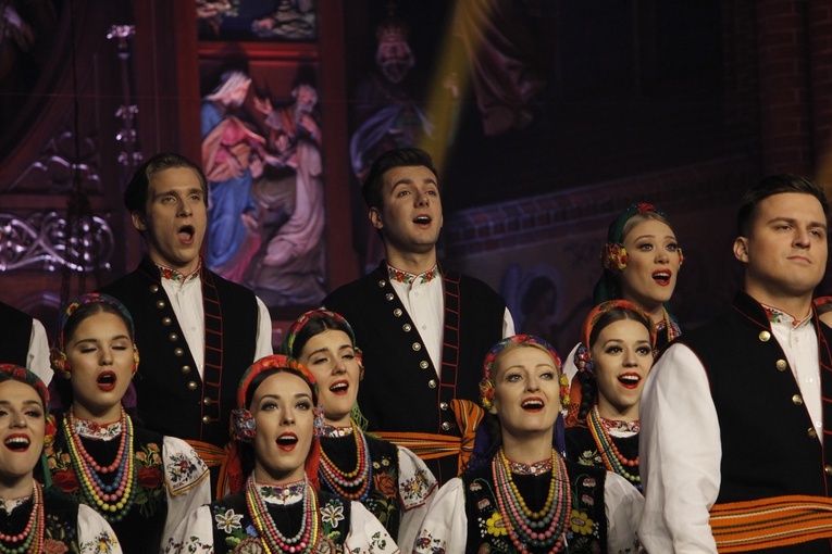 Żyrardów. Koncert kolęd i pastorałek zespołu Mazowsze