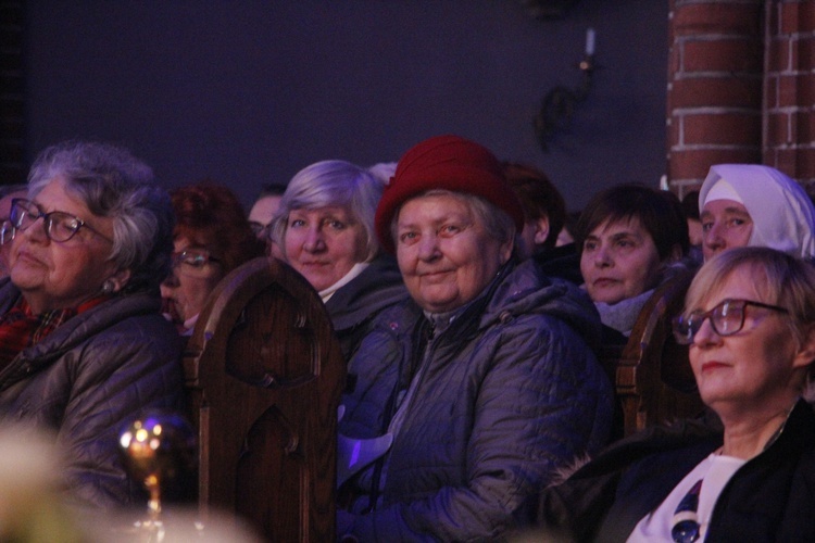 Żyrardów. Koncert kolęd i pastorałek zespołu Mazowsze