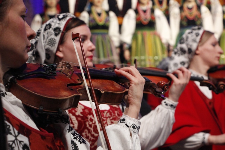 Żyrardów. Koncert kolęd i pastorałek zespołu Mazowsze