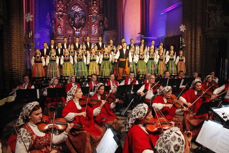 Żyrardów. Koncert kolęd i pastorałek zespołu Mazowsze