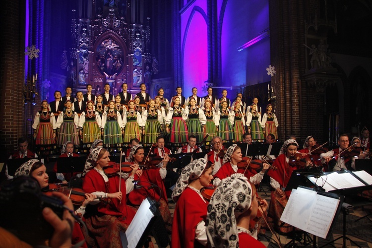 Żyrardów. Koncert kolęd i pastorałek zespołu Mazowsze