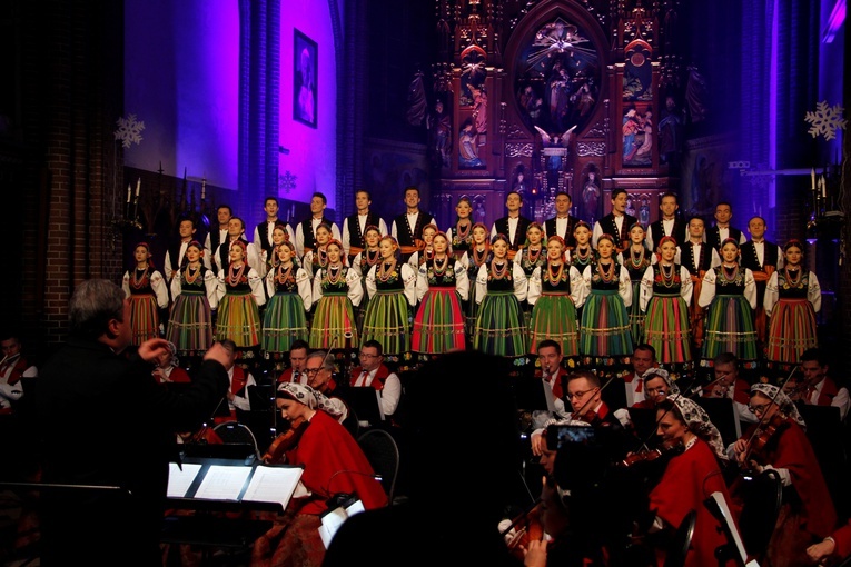 Żyrardów. Koncert kolęd i pastorałek zespołu Mazowsze