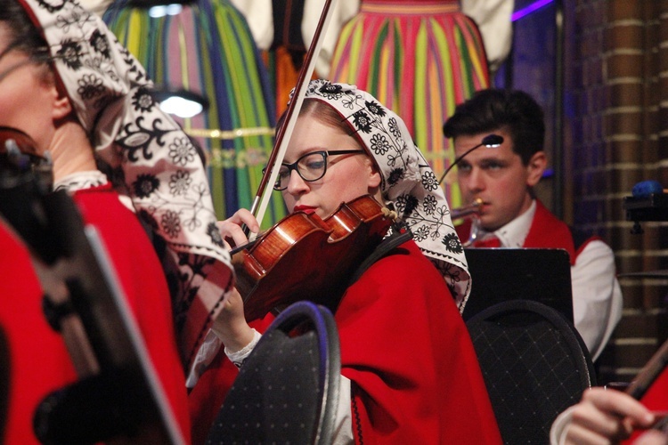 Żyrardów. Koncert kolęd i pastorałek zespołu Mazowsze