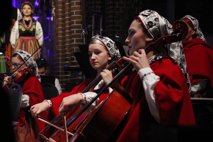 Żyrardów. Koncert kolęd i pastorałek zespołu Mazowsze