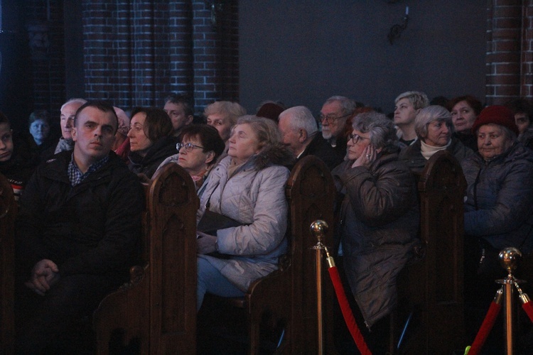 Żyrardów. Koncert kolęd i pastorałek zespołu Mazowsze