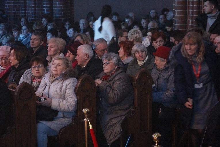 Żyrardów. Koncert kolęd i pastorałek zespołu Mazowsze