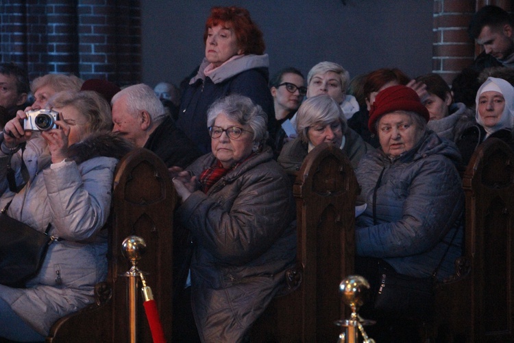 Żyrardów. Koncert kolęd i pastorałek zespołu Mazowsze