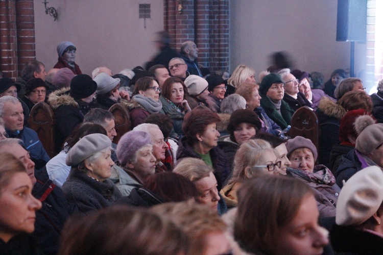 Żyrardów. Koncert kolęd i pastorałek zespołu Mazowsze