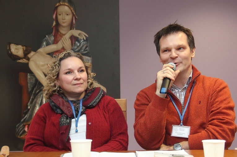 umawianie się z innym facetem w związku