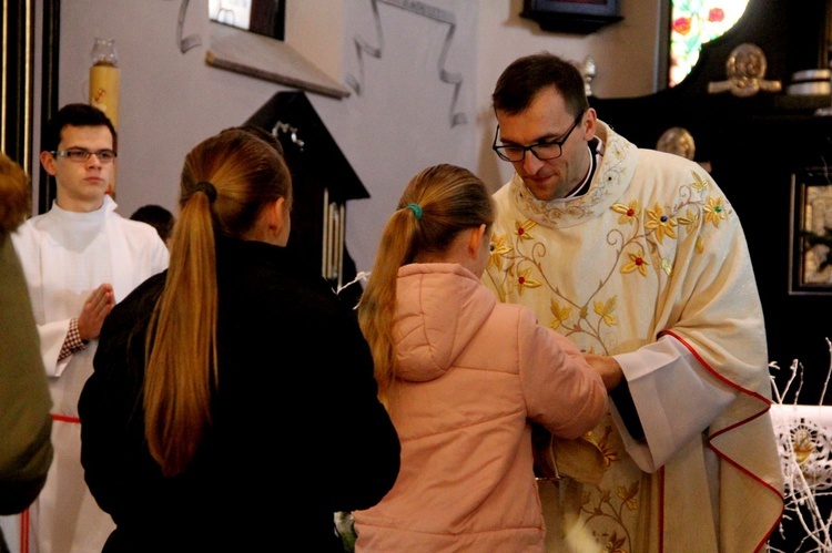 Borzęcin Dolny. Poświęcenie figury Matki Bożej Fatimskiej