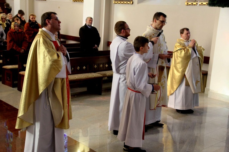 Borzęcin Dolny. Poświęcenie figury Matki Bożej Fatimskiej