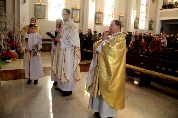 Borzęcin Dolny. Poświęcenie figury Matki Bożej Fatimskiej