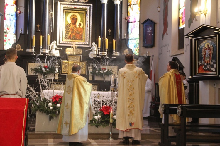 Borzęcin Dolny. Poświęcenie figury Matki Bożej Fatimskiej