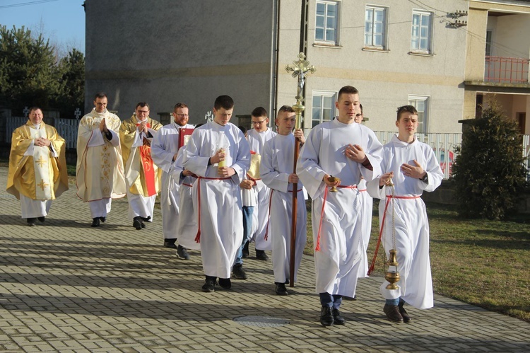 Borzęcin Dolny. Poświęcenie figury Matki Bożej Fatimskiej