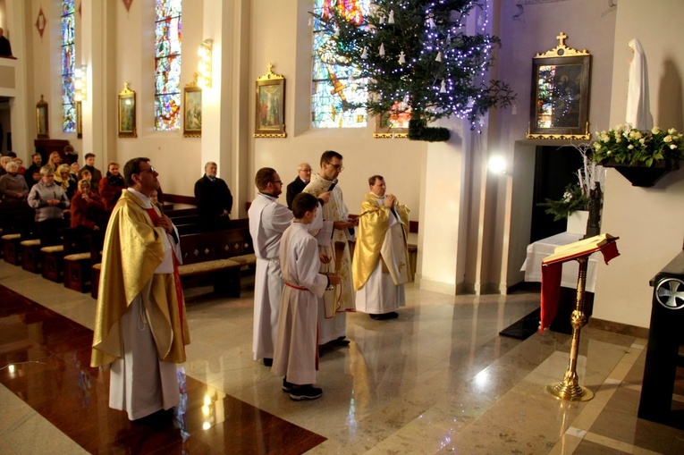 Borzęcin Dolny. Poświęcenie figury Matki Bożej Fatimskiej