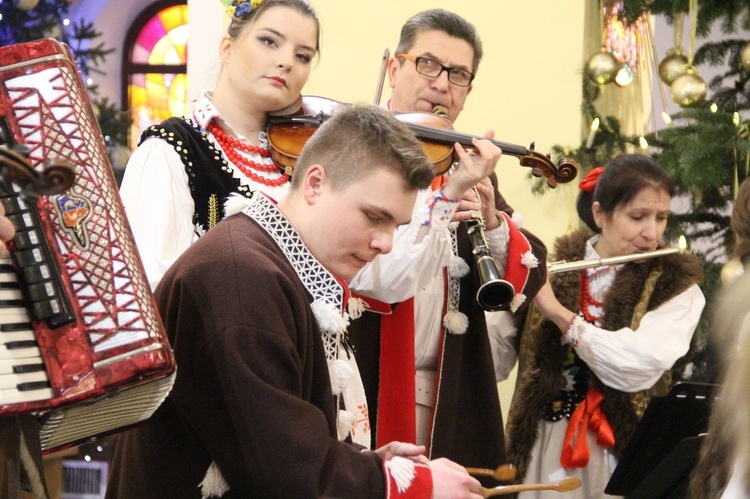 Dębica. Kolędują Iskierczanie