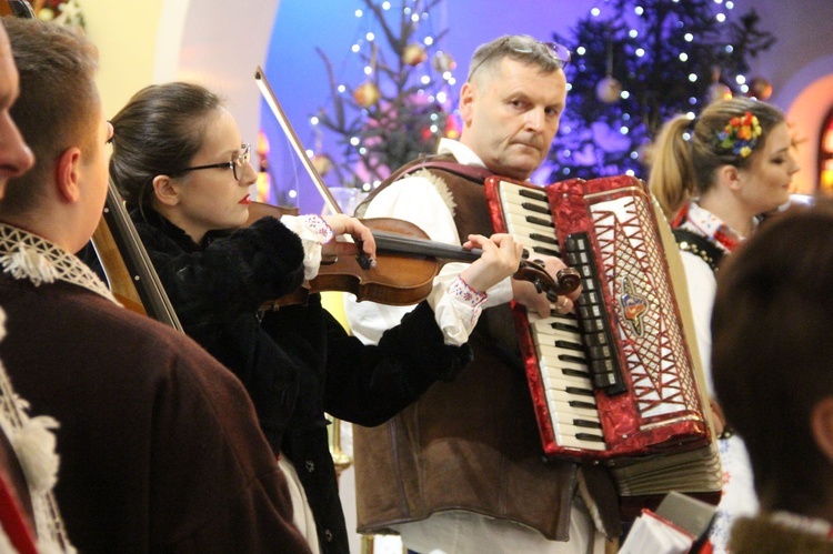 Dębica. Kolędują Iskierczanie