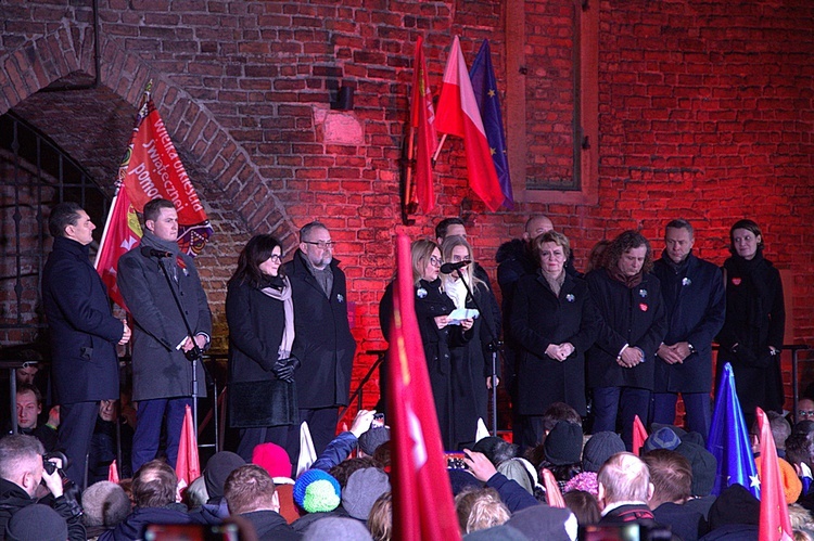 Wieczorna modlitwa w rocznicę śmierci Pawła Adamowicza