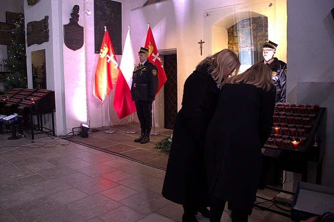 Wieczorna modlitwa w rocznicę śmierci Pawła Adamowicza