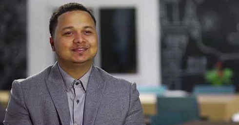 Meet the 29Yr Old Entrepreneur Who Owns The largest African American Owned Telecommunications Firm