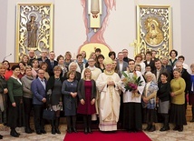 ▲	Uczestnicy spotkania z bp. Piotrem.