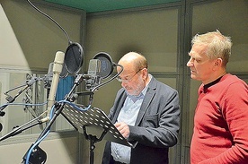 Henryk Rozen, reżyser, i Jacek Puchalski, realizator, w trakcie nagrań.