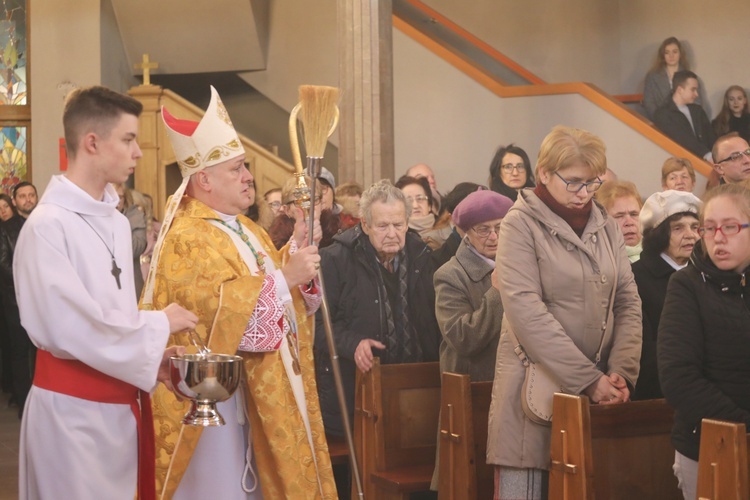 Poświęcenie nowej chrzcielnicy w Miliardowicach