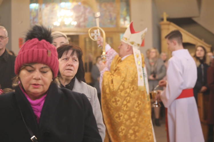 Poświęcenie nowej chrzcielnicy w Miliardowicach