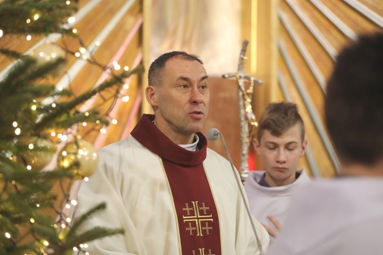 Poświęcenie nowej chrzcielnicy w Miliardowicach