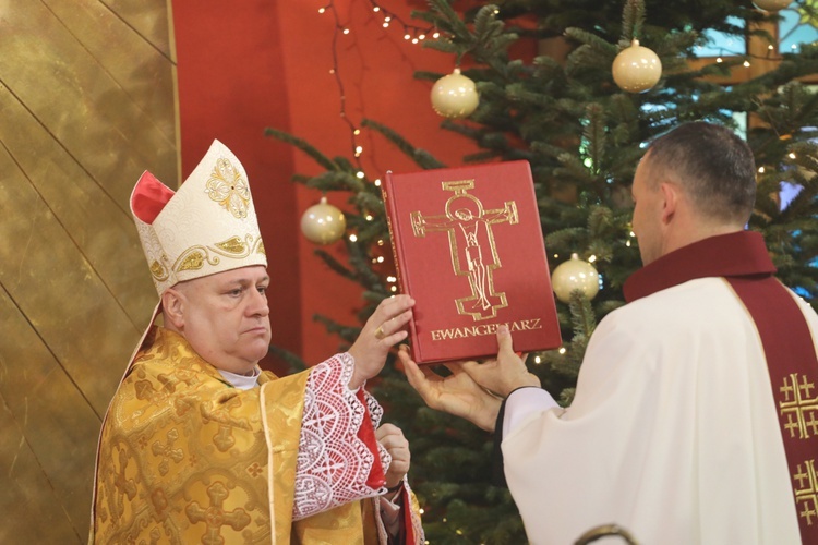 Poświęcenie nowej chrzcielnicy w Miliardowicach