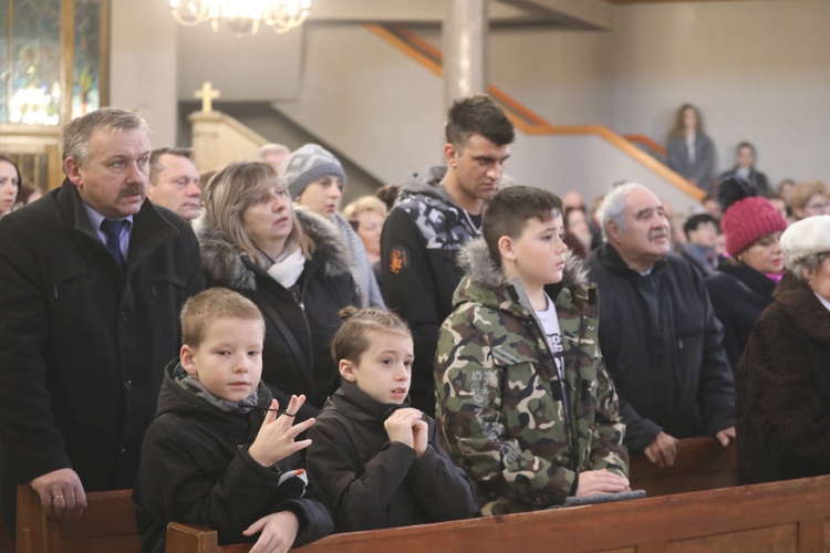 Poświęcenie nowej chrzcielnicy w Miliardowicach