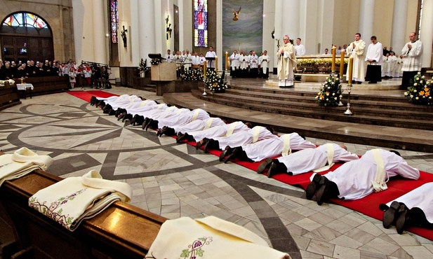 Niedzielni, połączeni, uczestniczący