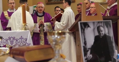 Od jego śmierci diecezja jest inna. Uroczystości pogrzebowe ks. Wojciecha Wójtowicza