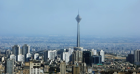 Iran: wzrasta liczba tajnych nawróceń, po dekonspiracji - ucieczka