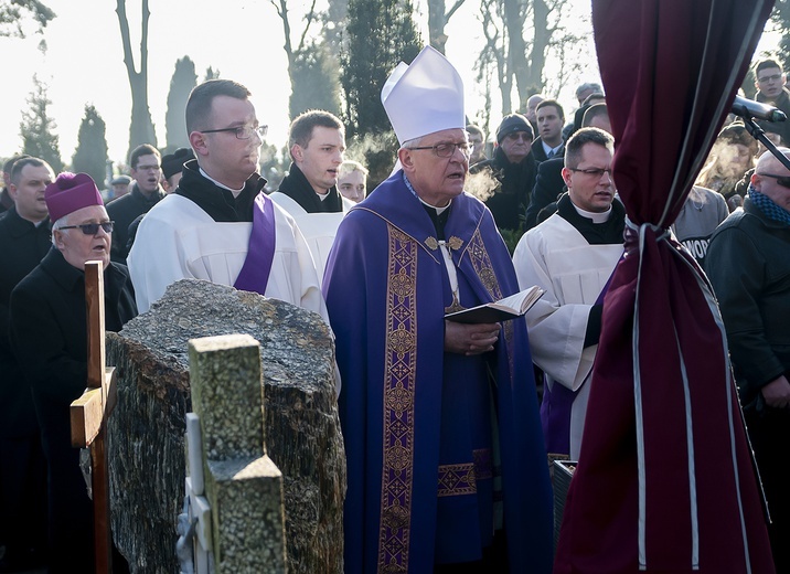 Pogrzeb ks. Wojciecha Wójtowicza, cz. 2