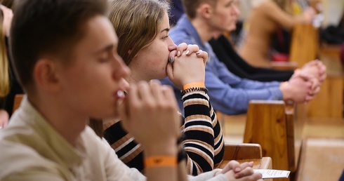 Zaufać Bogu? Młodzi już wiedzą, jak